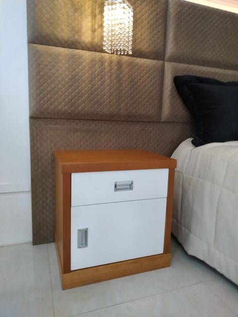 Mesa de cabeceira Ref. 240.1